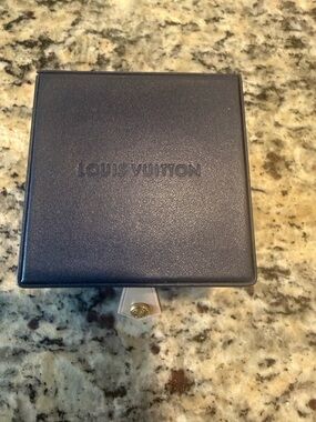 Louis Vuitton navy blue jewelry box with cream pull
